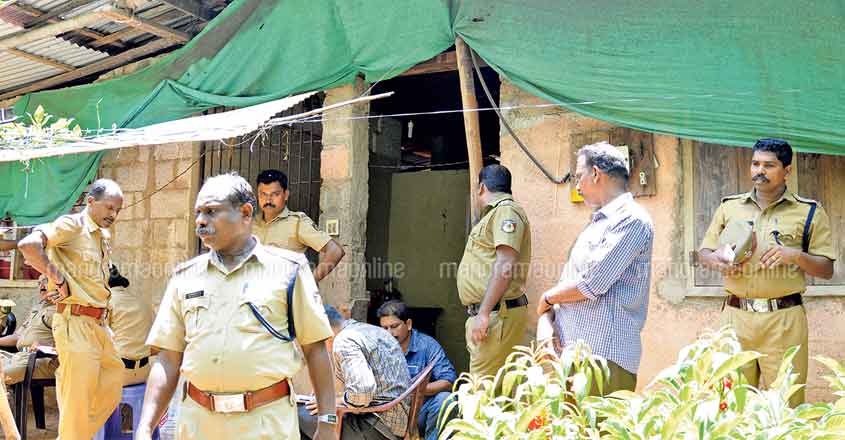Man slits wife’s throat, rides to police station to surrender Man slits wife’s throat, rides to police station to surrender