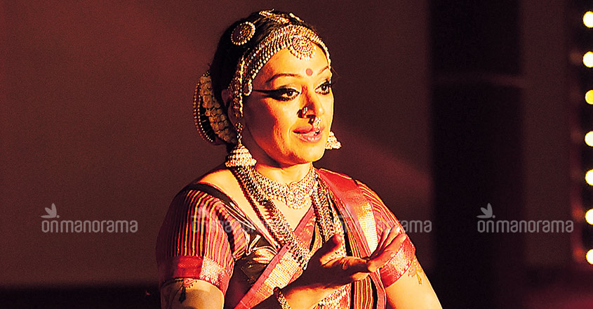 shobana-dance-1 shobana-dance-1