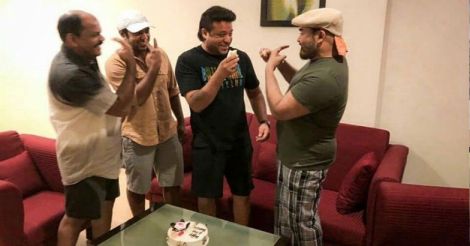 Mohanlal celebrates friend's birthday in style, picture goes viral