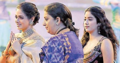 sreedevi-smrithi-irani-and-janvi