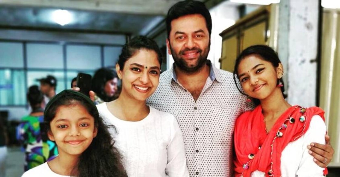 Prarthana, Nakshatra join Indrajith and  Poornima for flood relief work
