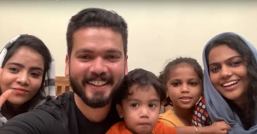 basheer-bashi-and-family-live basheer-bashi-and-family-live