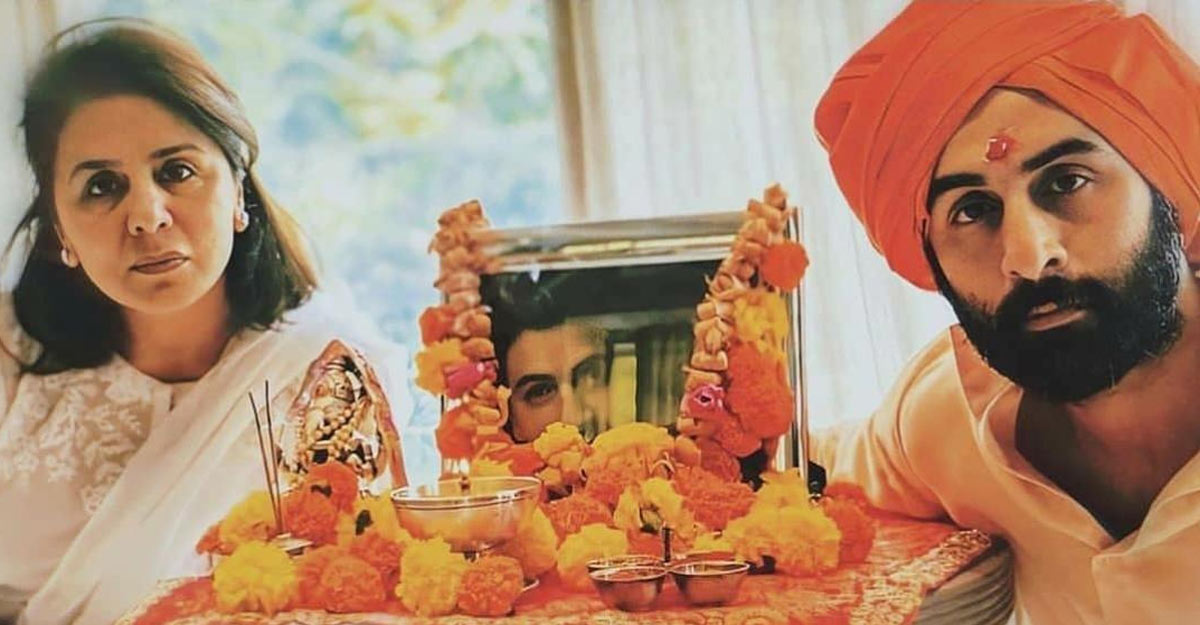 Prayer meet for Rishi Kapoor held at his residence Prayer meet for Rishi Kapoor held at his residence