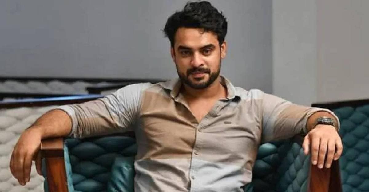 Tovino Thomas Next Is Varavu First Look Out