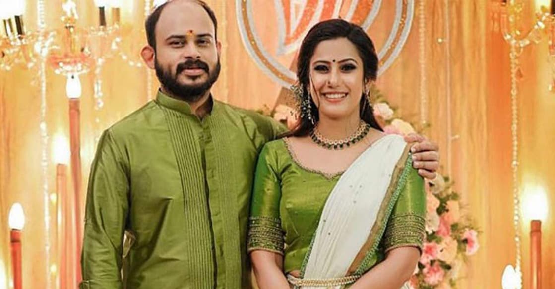 devika-vijay-engagement
