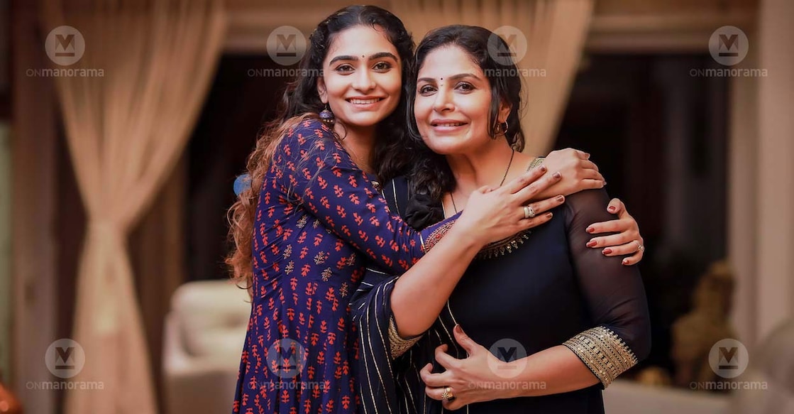 Asha Sharath, Uthara. Photo: Manorama