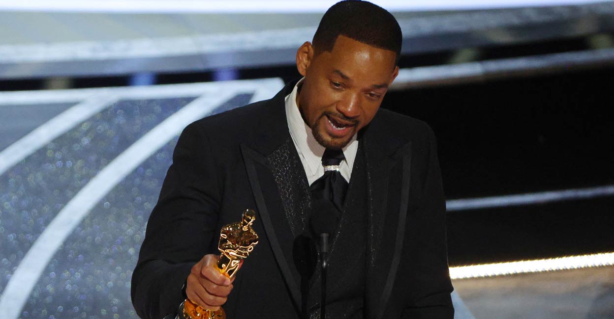 AWARDS-OSCARS Will Smith accepts the Oscar for Best Actor in "King Richard" at the 94th Academy Awards in Hollywood, Los Angeles, California, U.S., March 27, 2022. PHOTO: Reuters/Brian Snyder