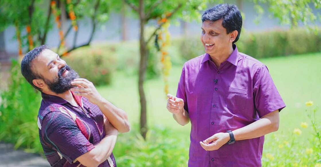 Both of them met amid controversies surrounding a promotional poster of 'Nna Thaan Case Kodu'. Photo: Facebook