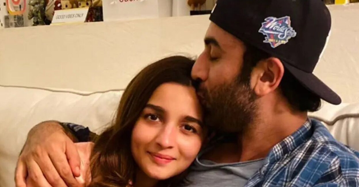 Ranbir Kapoor And Alia Bhatt Finally Reveal The Face Of Their Baby ...