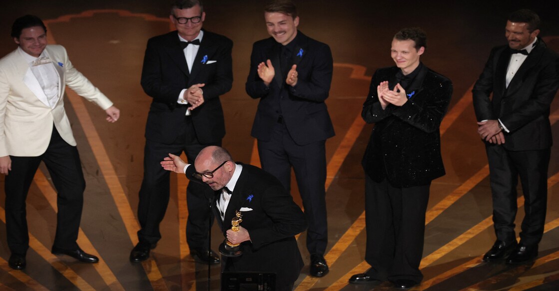 Director Edward Berger accepts the Oscar for Best International Feature Film for "All Quiet on the Western Front". Photo: Reuters