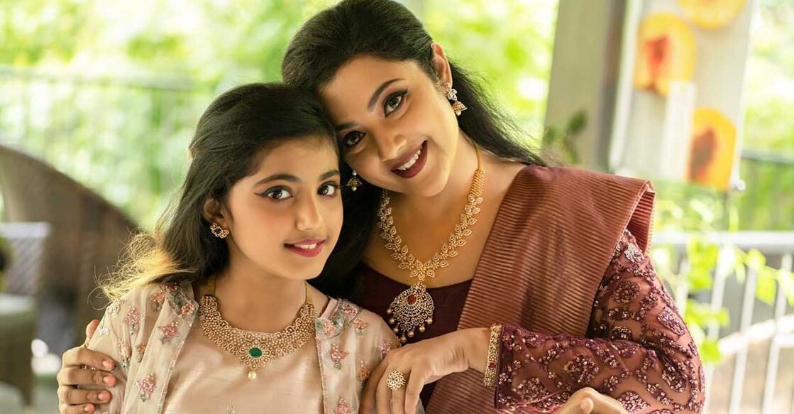 Meena and daughter Nainika. Photo: Instagram/Meena