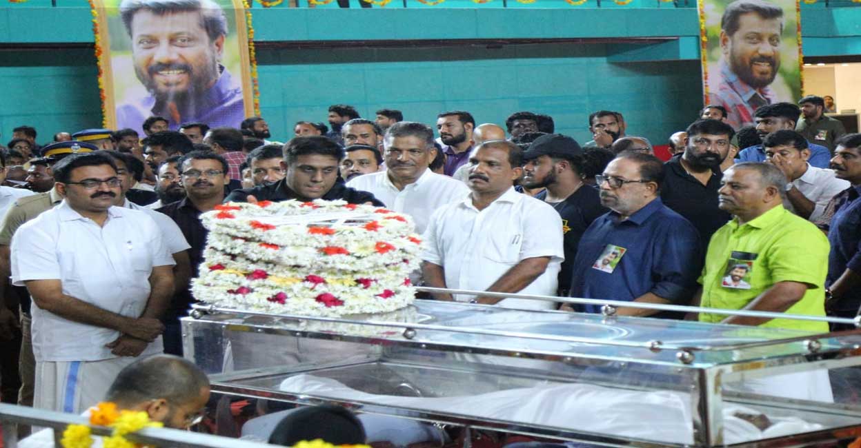 Siddique homage The body was shifted to his home at Pallikkara near Kakkanad by 12.30 pm. Photo: Special Arrangement