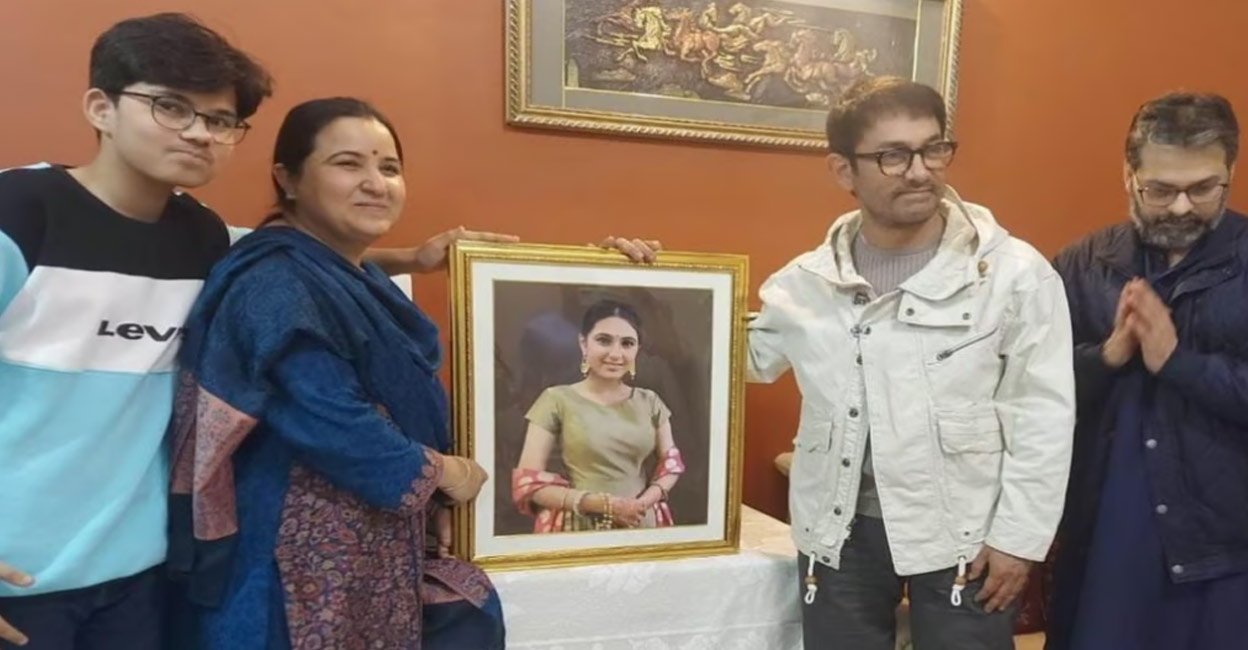 aamir-khan-suhani-parents Suhani played Aamir's daughter Babita Phogat in the movie 'Dangal'. Photo | Instagram