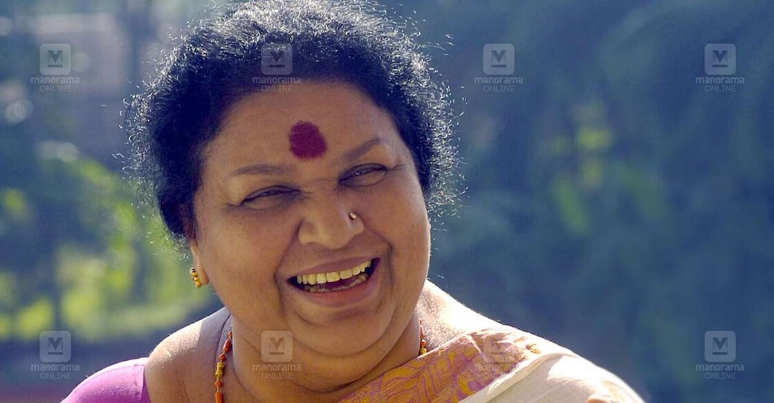 Kaviyoor Ponnamma, who is considered as one of the most celebrated mothers in Malayalam cinema, with Renuka (left). Photo: Special arrangement 