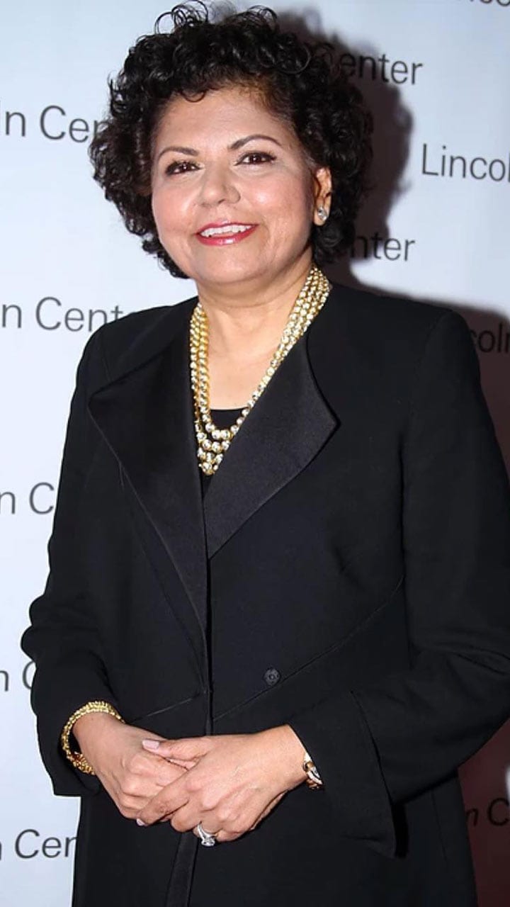 Chandrika was born in Chennai to father Krishnamurthy, a banker, and mother Shantha, a musician. After studying at IIM, Ahmedabad, she began her career at the Citibank in Lebanon. In 1992, she founded New-York based consultancy Tandon Capital Associates. 