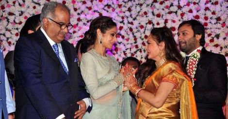 'Arch rivals' Sridevi, Jaya Prada end cold war with a hug