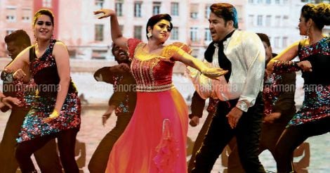 'AMMA Mazhavil' gala off to a colourful start