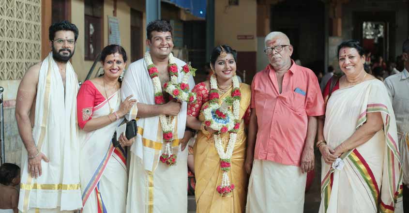 devi-family devi-family
