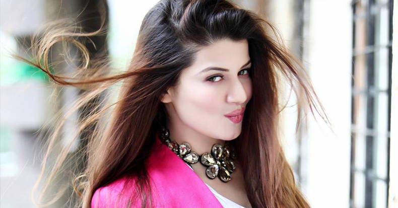 Every actor should learn from Mohanlal: Kainaat Arora