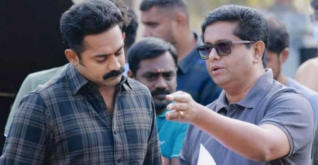Asif Ali (L) and Jeethu Joseph on the sets of 'Kooman'