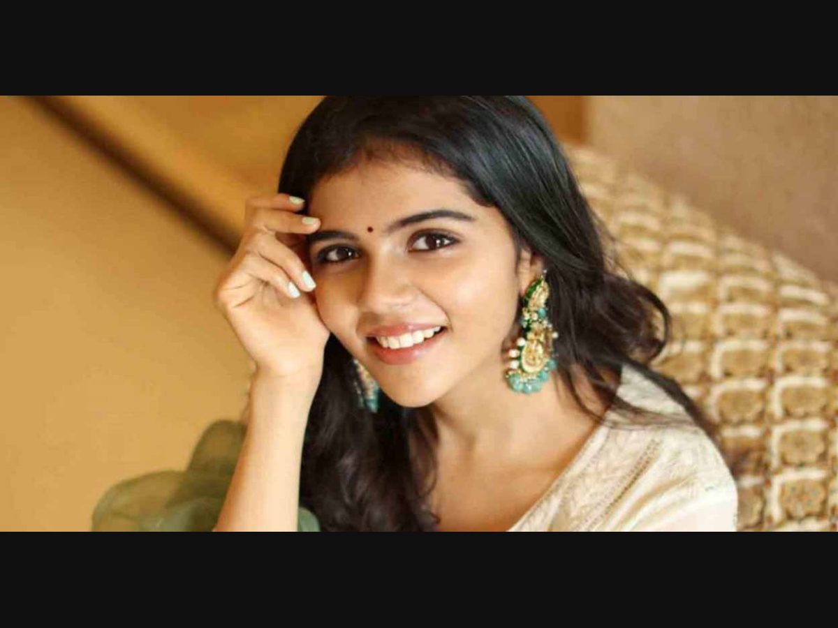 Hello-Telugu-Movie-Heroine-Kalyani-Priyadarshan-Latest-Unseen-HD-Photos5.jpg  - Telugu Actresses - Andhrafriends.com