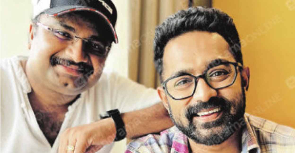 Jis Joy (L) and Asif Ali.