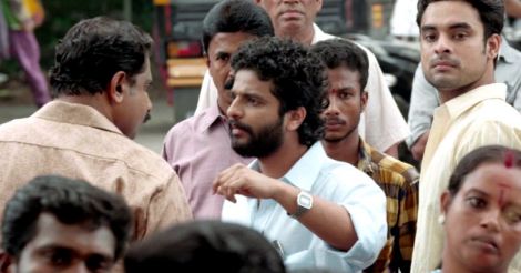 Song 'Emanmare' from 'Oru Mexican Aparatha' released online | Video