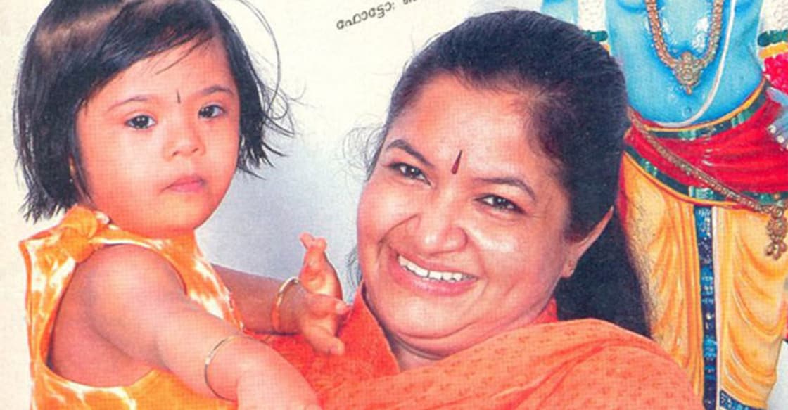 chithra-with-daughter