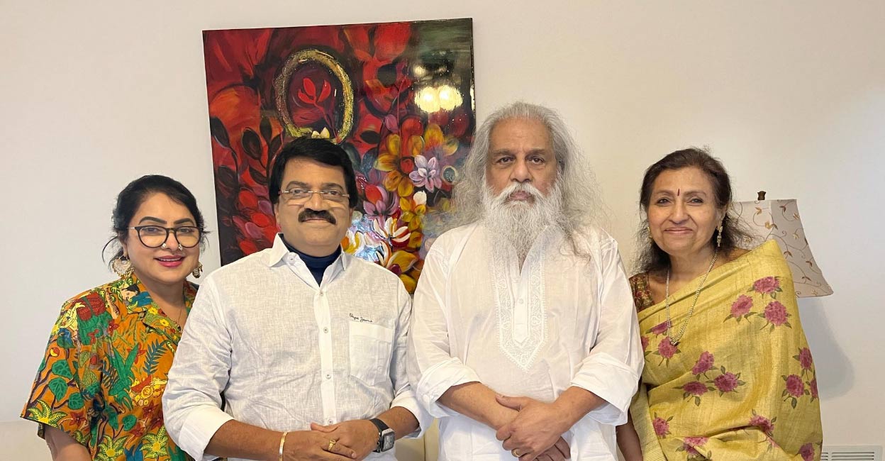 While Sreekumar wore a white shirt and blue jeans, Yesudas wore a white kurta and dhoti. Photo: Facebook | M G Sreekumar