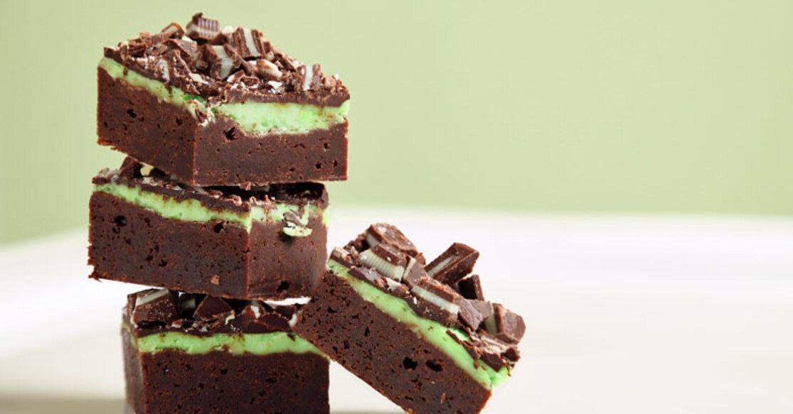 183767962, Dark chocolate-peppermint layered fudges