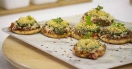 Monsoon treat: Pizza sev puri Monsoon treat: Pizza sev puri