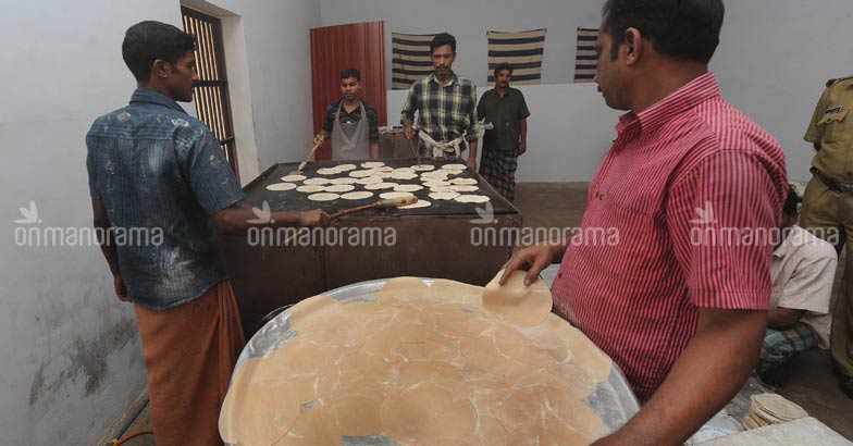 Prisoners making chappathis at Kozhikode District Jail for sale | Photo: PN Sreevalsan Prisoners making chappathis at Kozhikode District Jail for sale | Photo: PN Sreevalsan