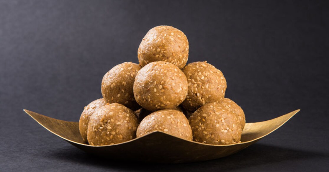 Dates coconut balls Dates coconut balls