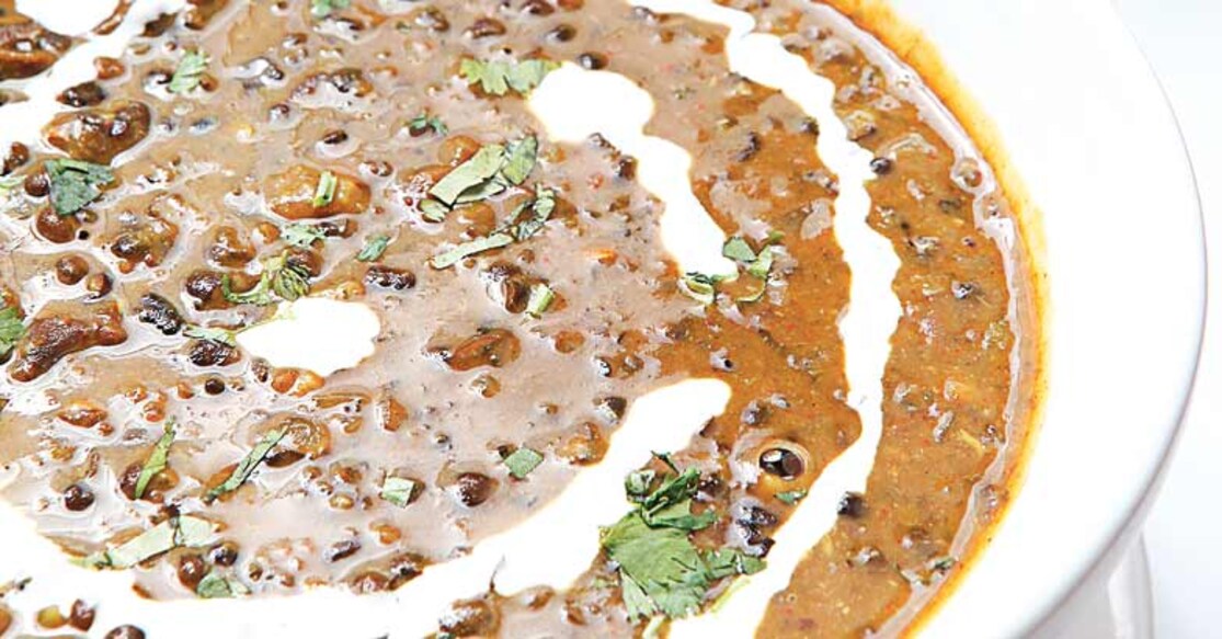 Black Dal Curry If you thought the urad dal was only for idlis and vada, here’s a creamy, rich urad dal dish that will prove you wrong.