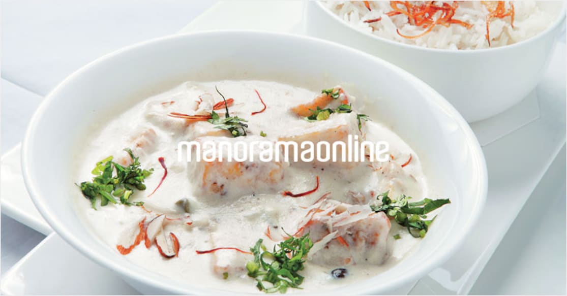 A silken white gravy that is mildly sweet and aromatic.