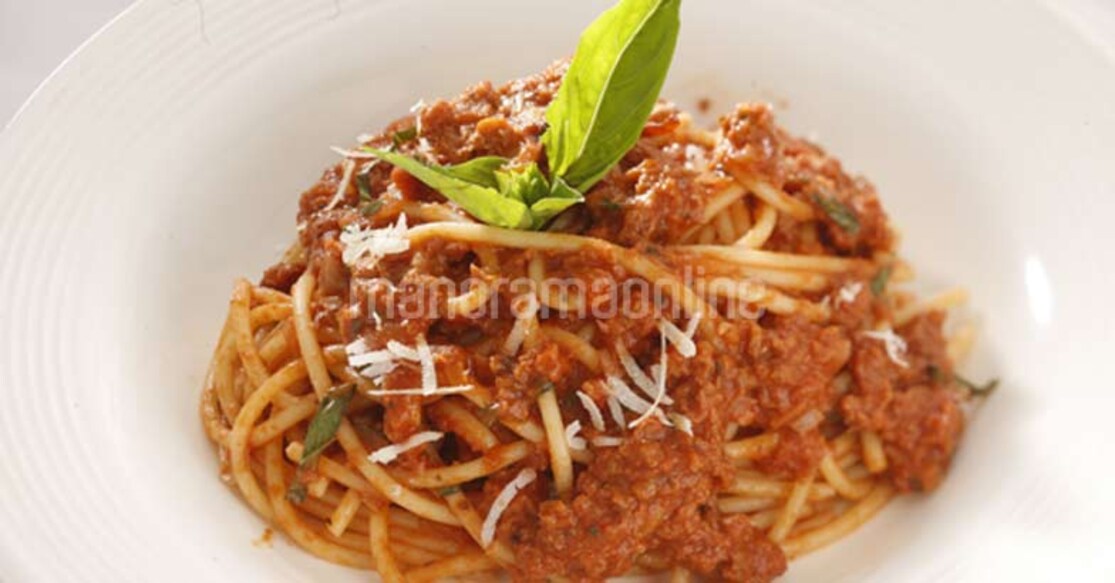 Pasta with Minced Meat Sauce A spicy, meaty pasta dish, unbelievably ravishing that you just can’t stop at one helping.