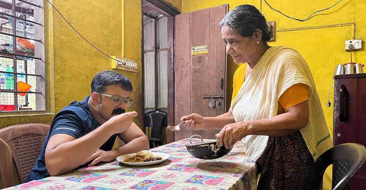 Actor Jayasurya posts a touching note after having lunch from Wagamon's eatery
