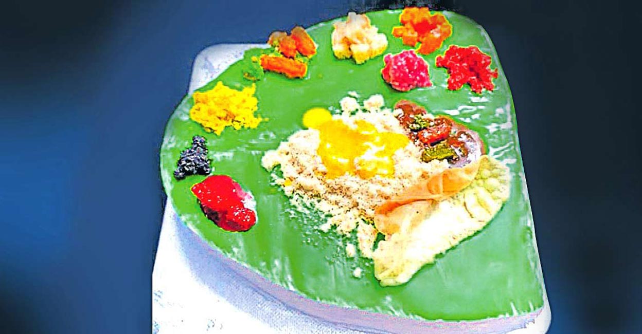 Cake in the shape of Onam Sadya