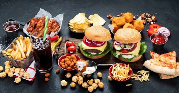 Avoid eating these food items after 6 in the evening to stay fit