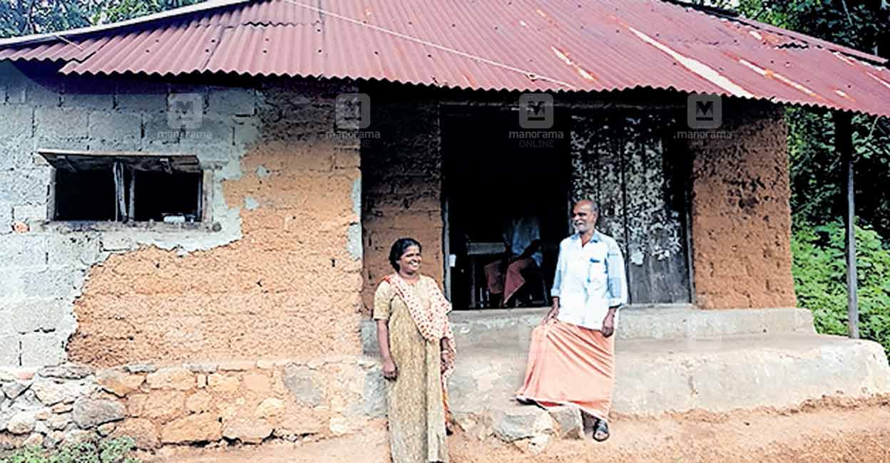 pathanamthitta-thumbaman-kozhancherry-main-road-52-years-old-shop Anil Kumar, wife Sreelatha in front of a 52-year-old coffee shop founded by his father N R Vasu. Photo: Manorama