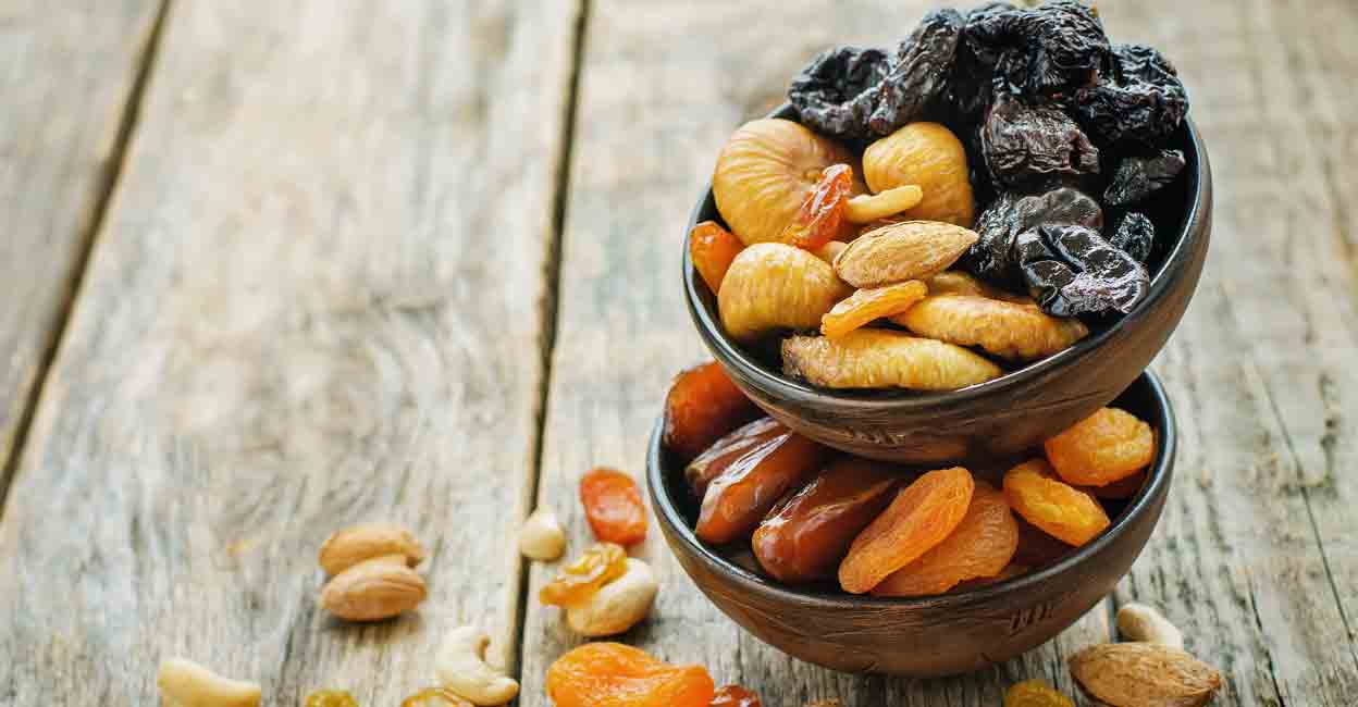 dates raisins Photo Credit: Nataliya Arzamasova/ Shutterstock.com