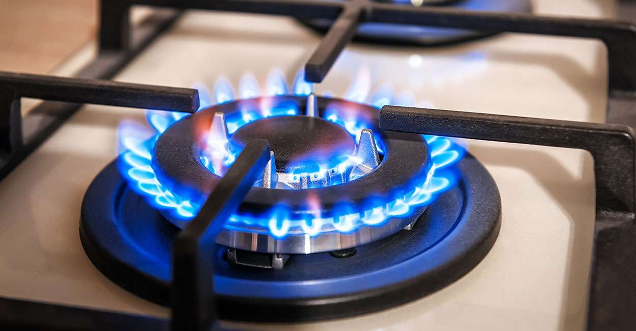 Does your gas stove has yellow, weak flames? It’s time to clean your burner