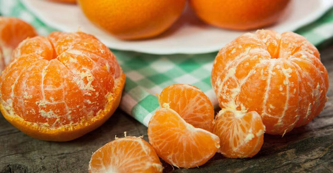 Oranges shouldn't be combined with milk, tomatoes, bananas, and the like as it can cause uneasiness in your stomach. Photo: iStock/cherriesJD
