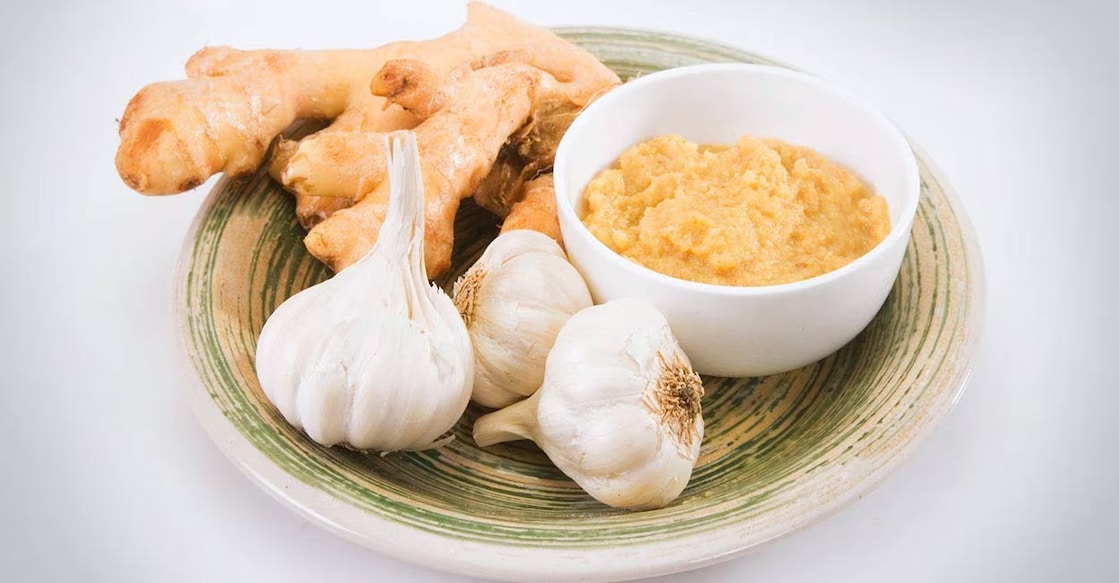 The homemade ginger-garlic paste will not have any change in smell or texture, even after days, claims 'Tayees Vlogs.' Photo: iStock/mukesh-kumar