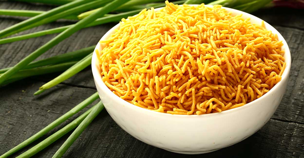 According to legend, in 1877, Maharaja Dungar Singh of the then-princely state of Bikaner was the one who first had this delicious savoury made for his guests. Photo: Shutterstock/Sam Thomas A