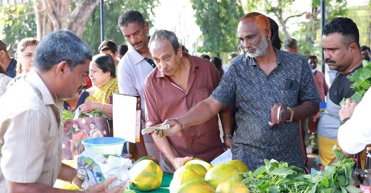 naattunanma-market The customers are welcome to visit the farm lands and fields to see how the products are farmed. Photo: Manorama