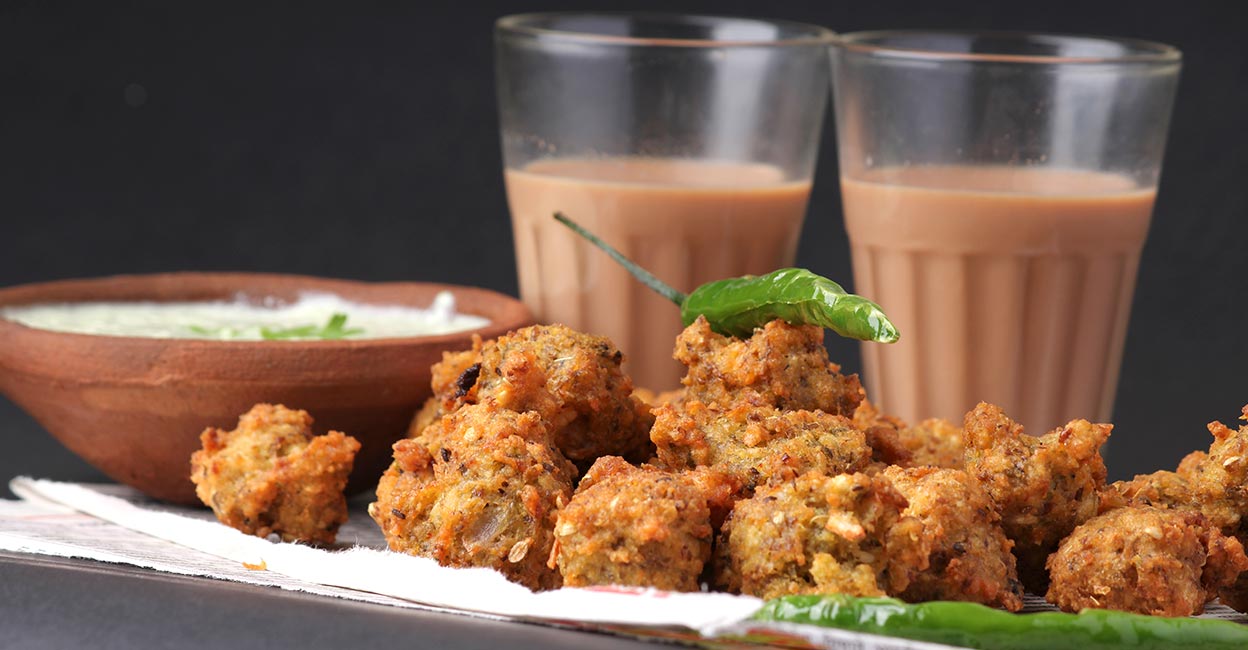 monsoon-food Enjoy munching on these snacks during the rain. Photo: Shutterstock/Image bug