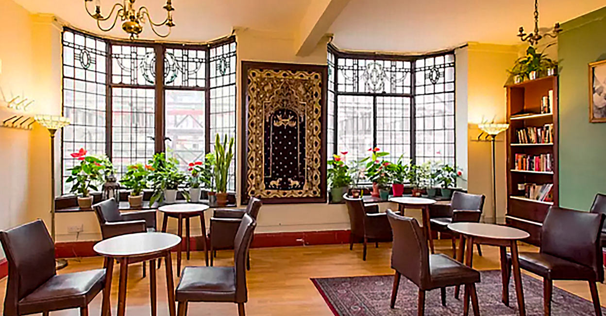 Why did London’s historic restaurant, India Club, close down?