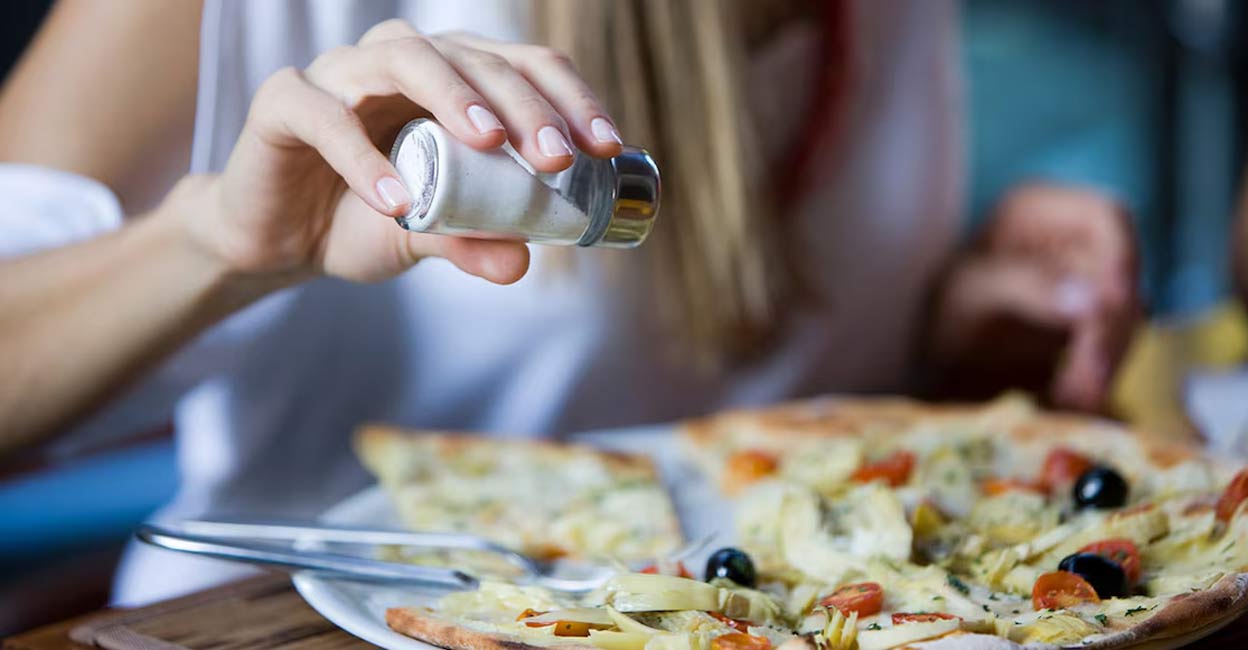 Salt has the ability to eliminate or prevent the proliferation of bacteria in food items. Photo: webphotographeer/Istock