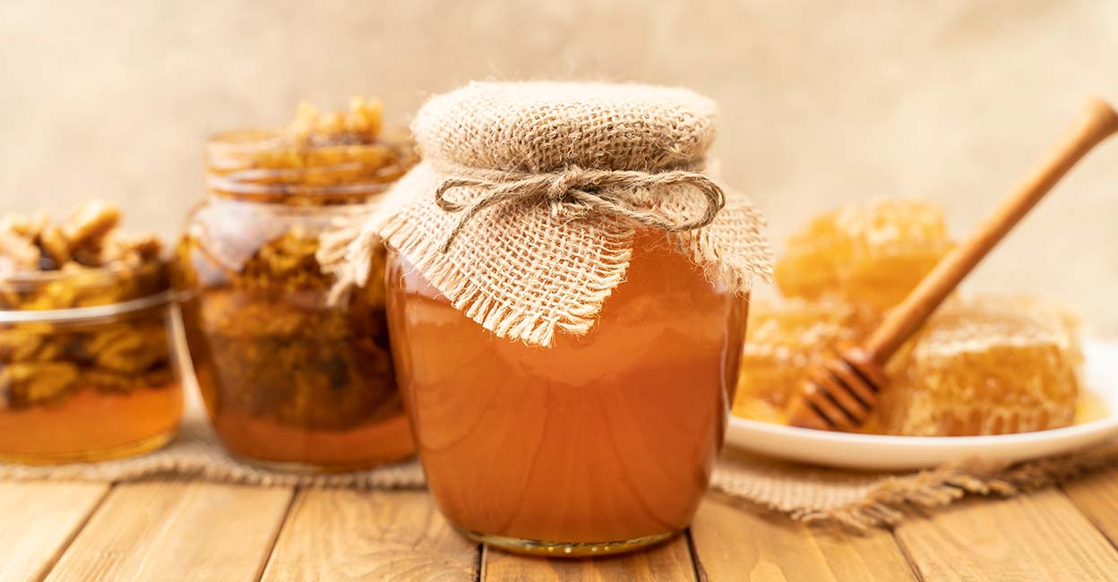 Assortment of honey products. Photo: Shutterstock/Alex Desanshe
